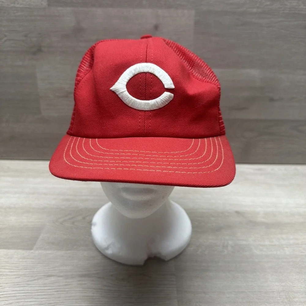 Vintage Cincinnati Reds Baseball Cap. Made In USA. Very Nice Condition.